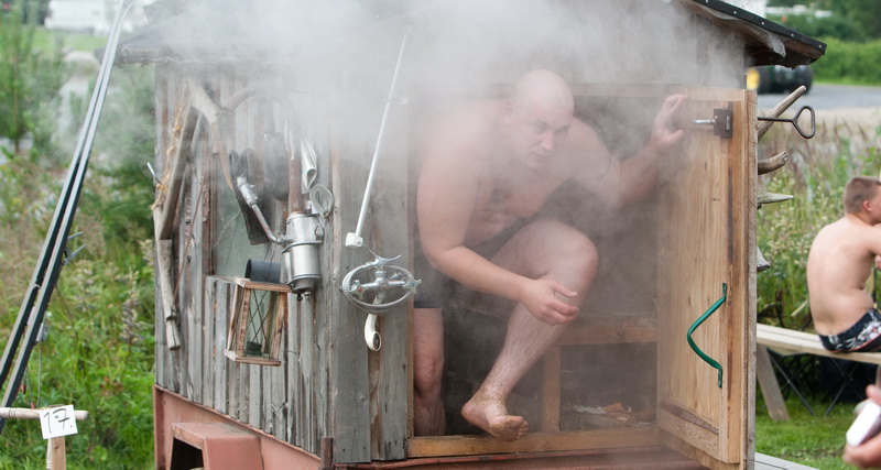 2012_mies-ja-hoyry_heikki-mahlamaki_p